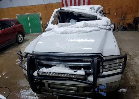 2005 Ford Excursion Xlt z USA, uszkodzony, nr VIN 1FMNU41S85EB52714